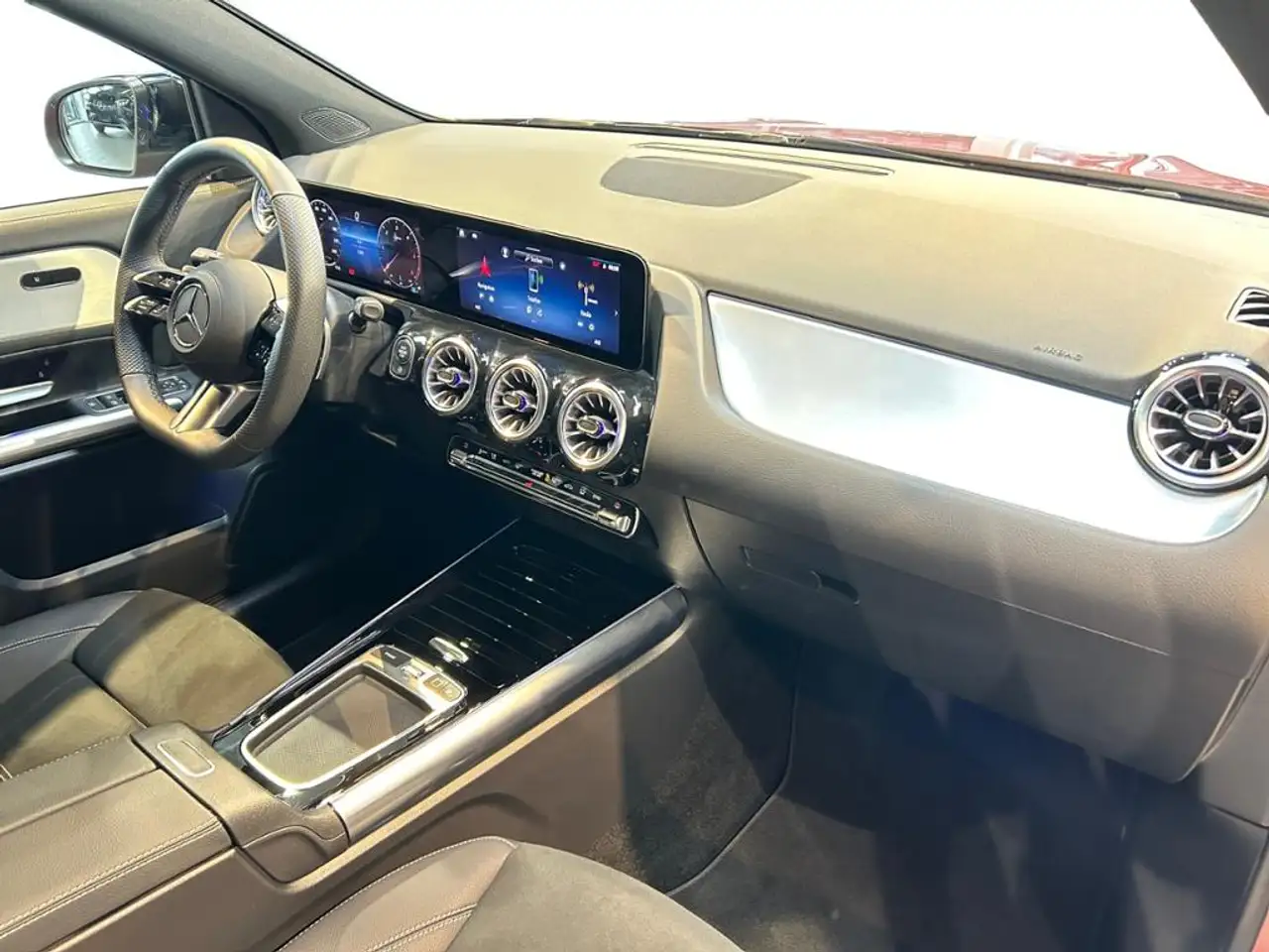 Mercedes-Benz GLA 200 7
