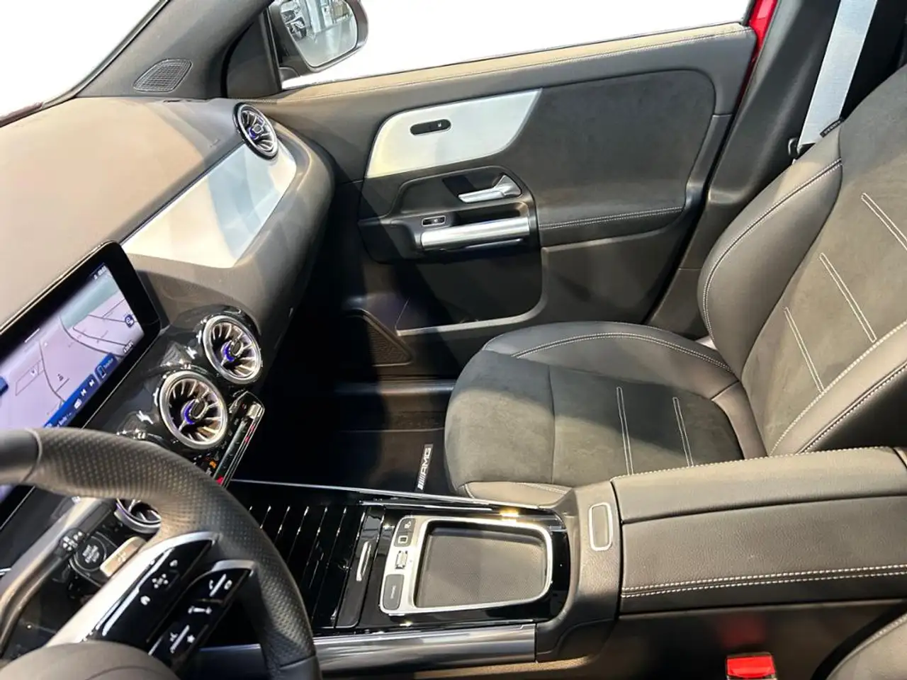 Mercedes-Benz GLA 200 8