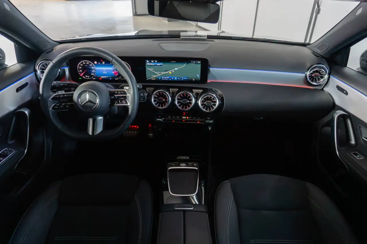 Mercedes-Benz A 200 10