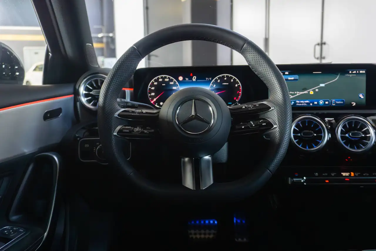 Mercedes-Benz A 200 11