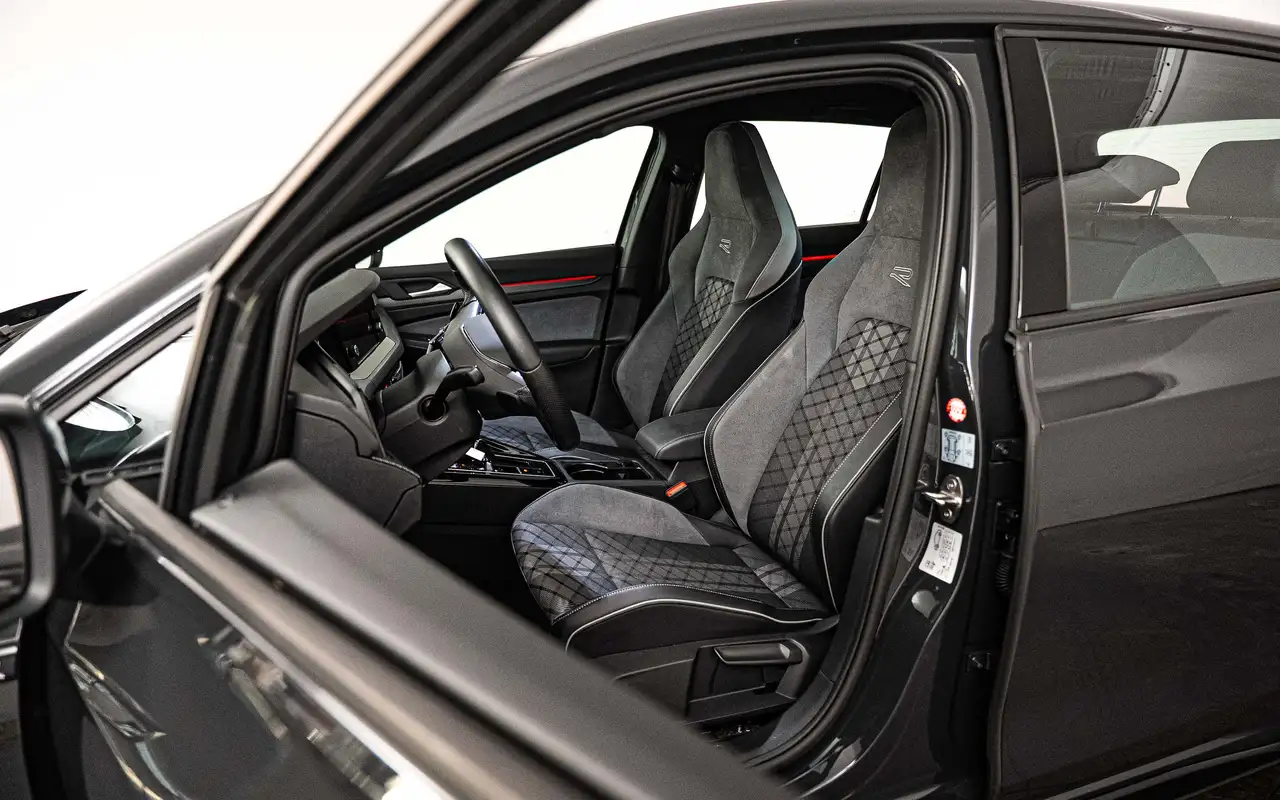 Volkswagen Golf 9