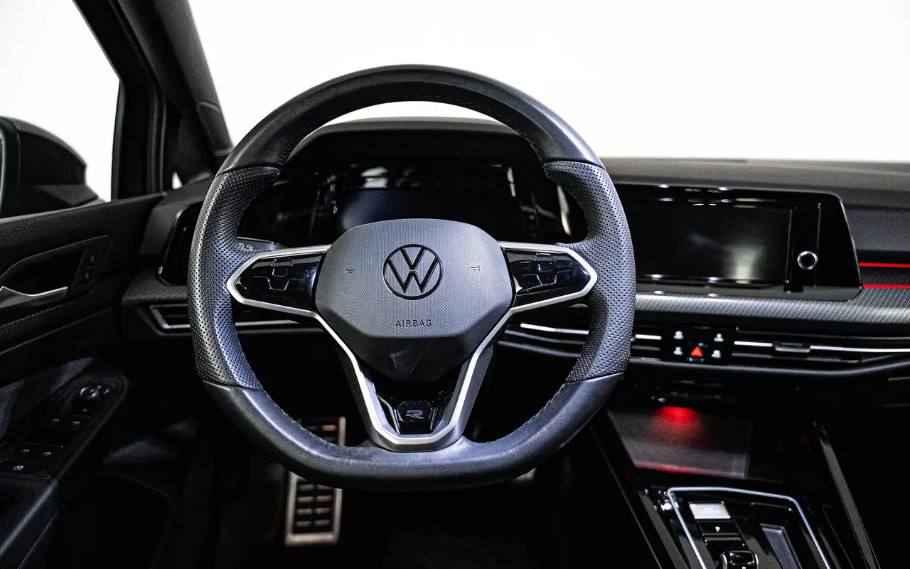 Volkswagen Golf 11