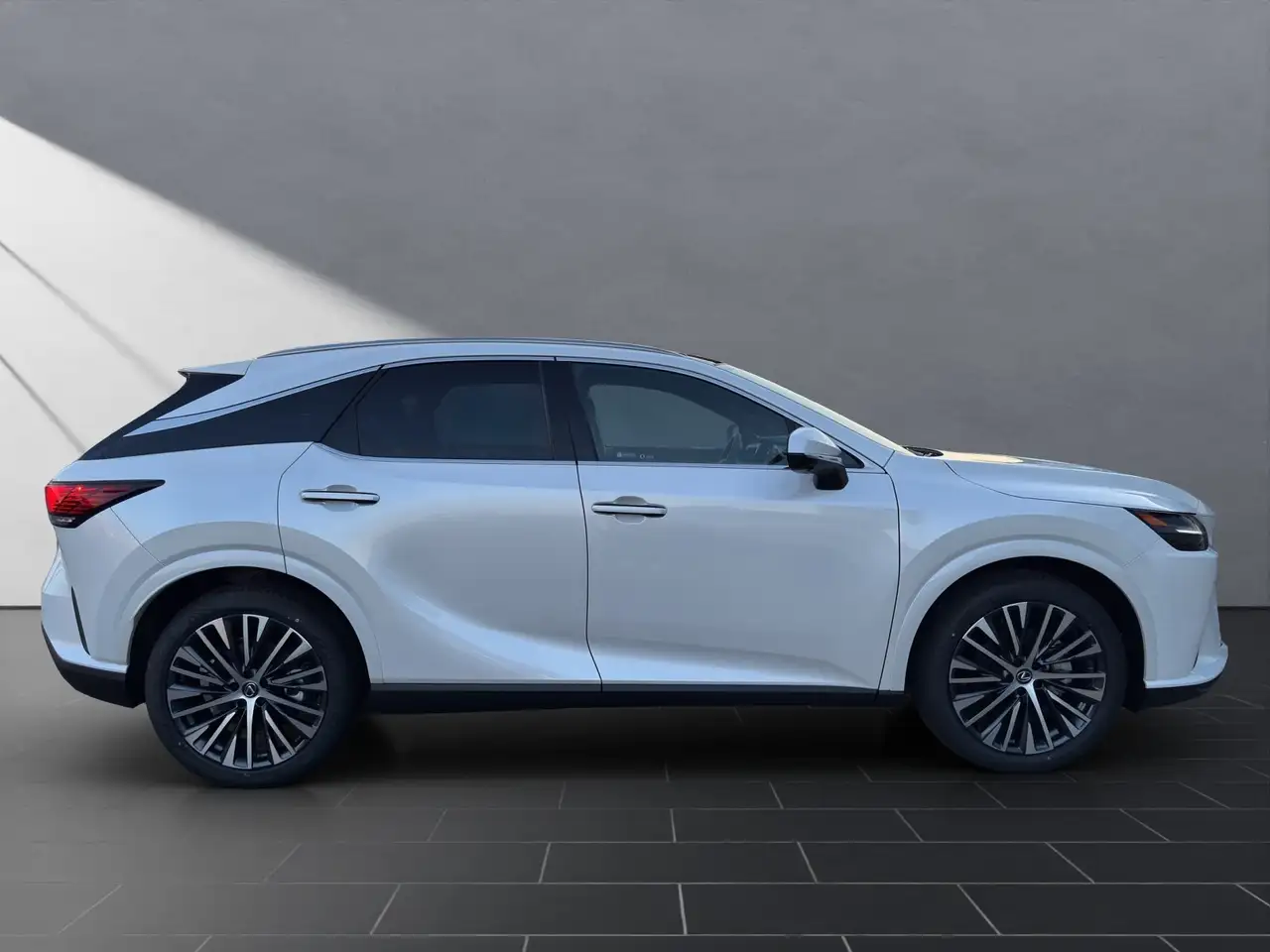 Lexus RX 6