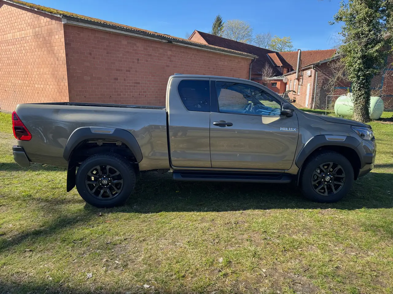 Toyota Hilux 6