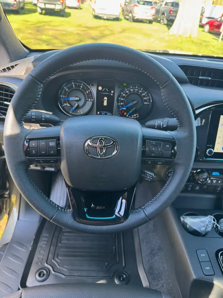 Toyota Hilux 13