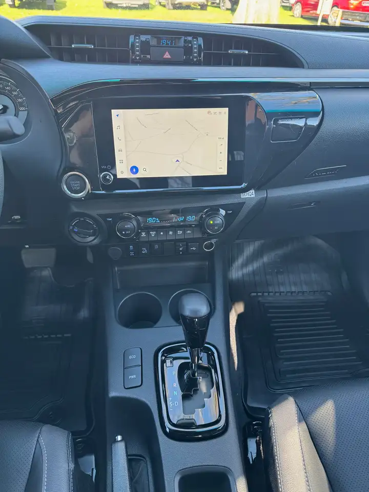 Toyota Hilux 15