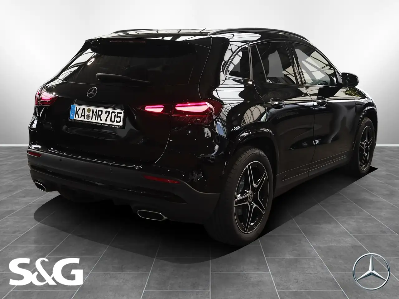 Mercedes-Benz GLA 200 2