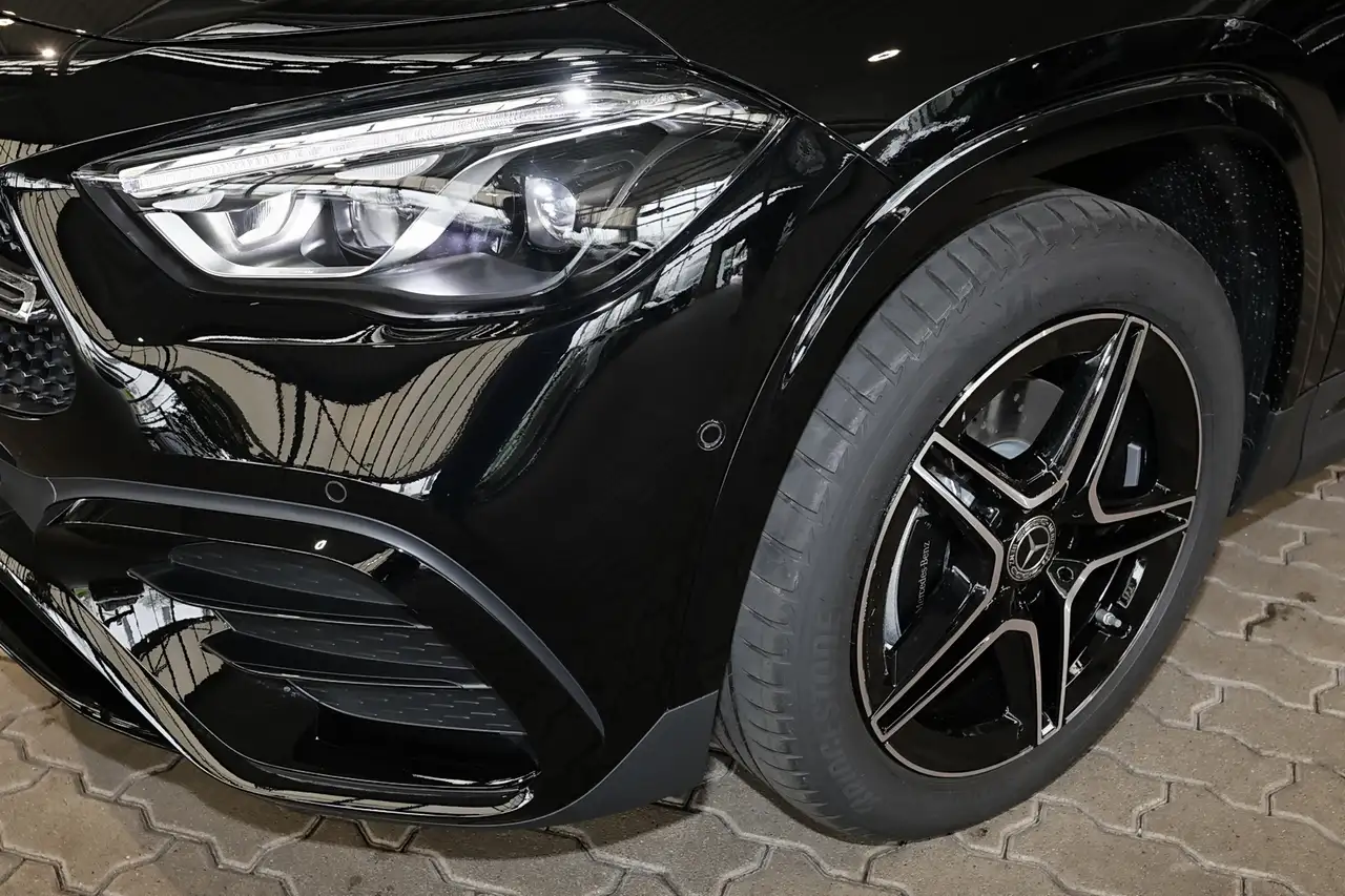 Mercedes-Benz GLA 200 3