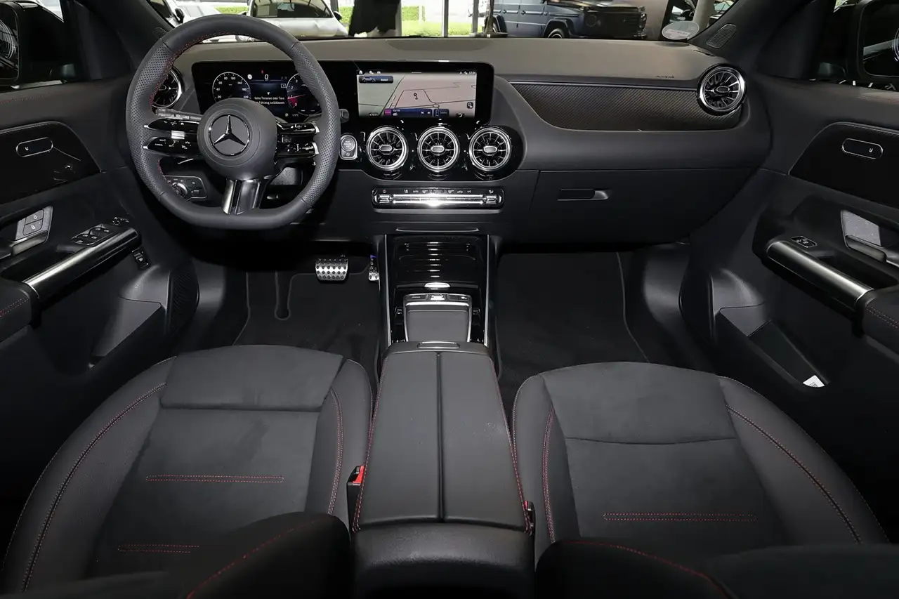 Mercedes-Benz GLA 200 5