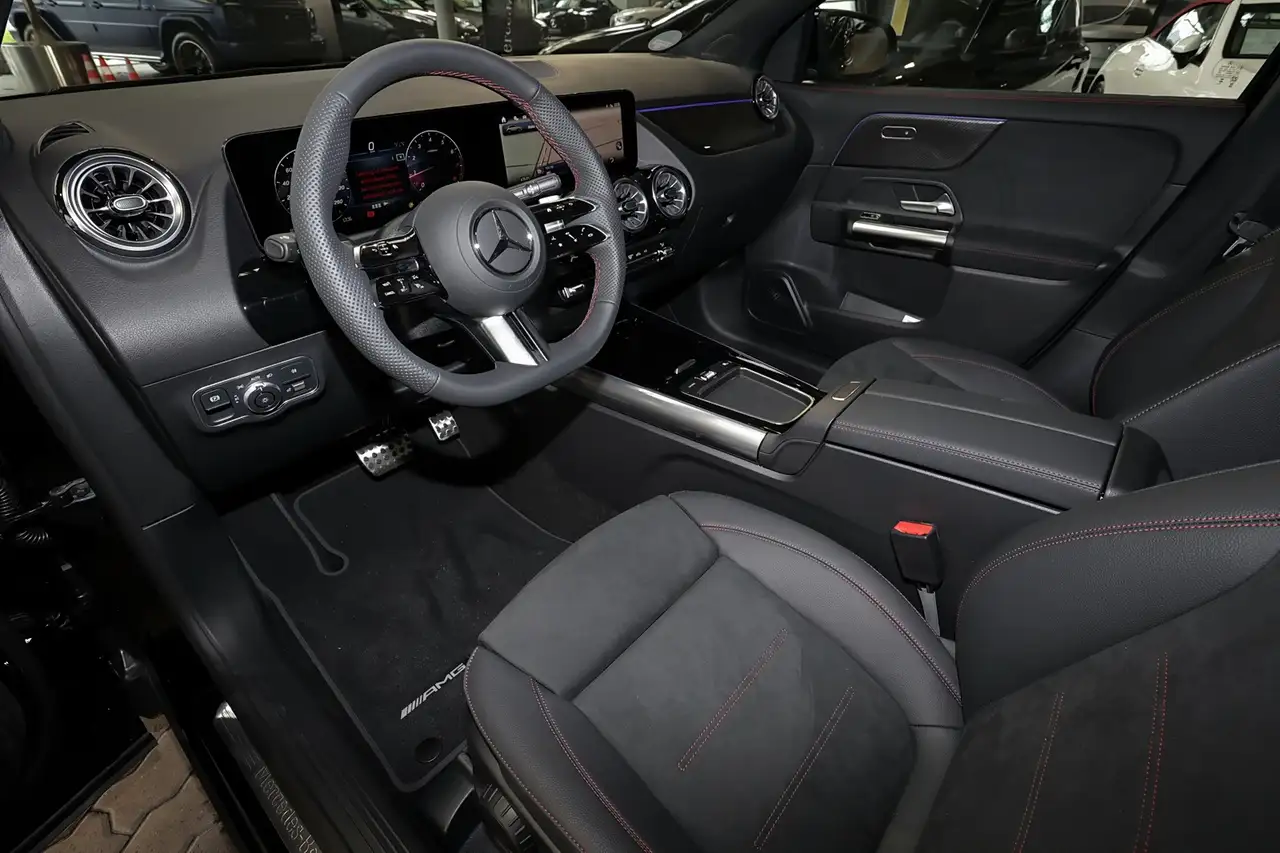 Mercedes-Benz GLA 200 9