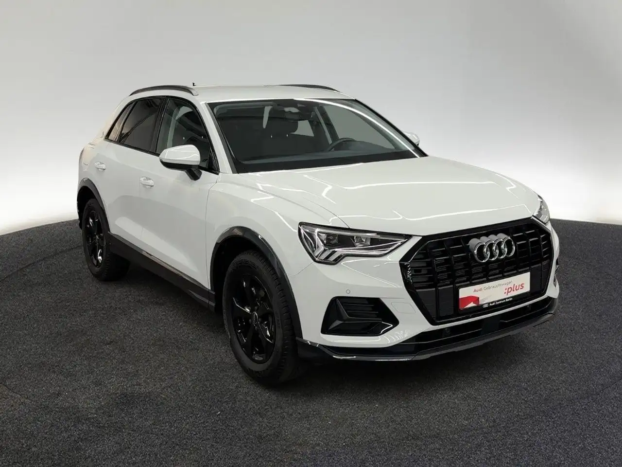 Audi Q3 8