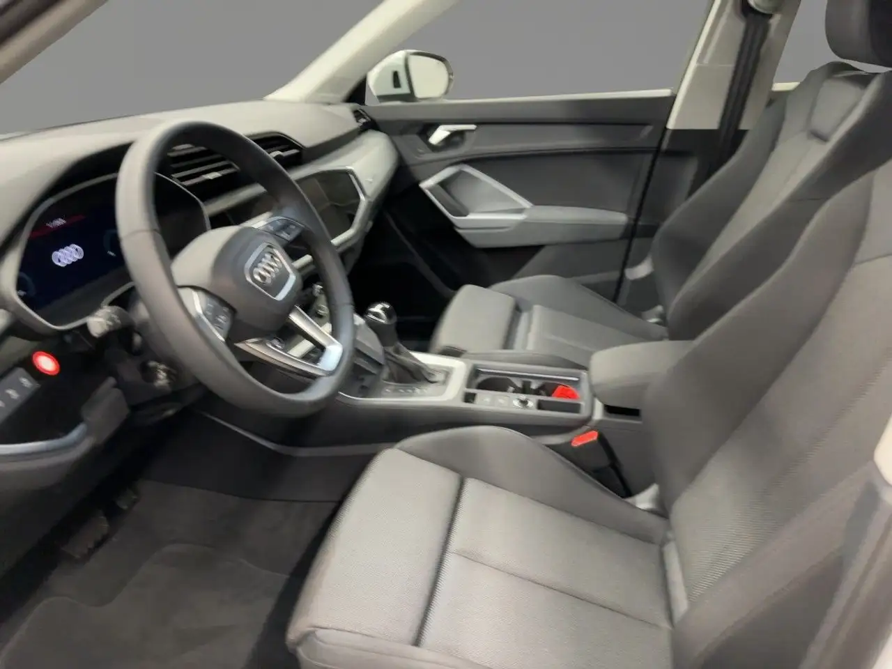 Audi Q3 10