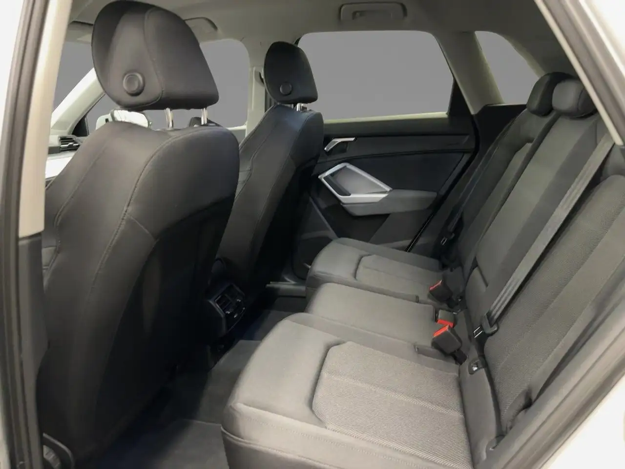 Audi Q3 11