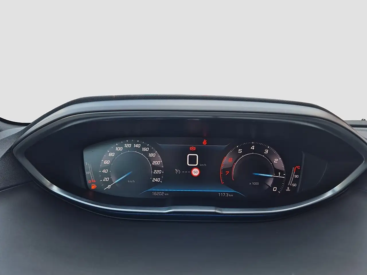 Peugeot 3008 8