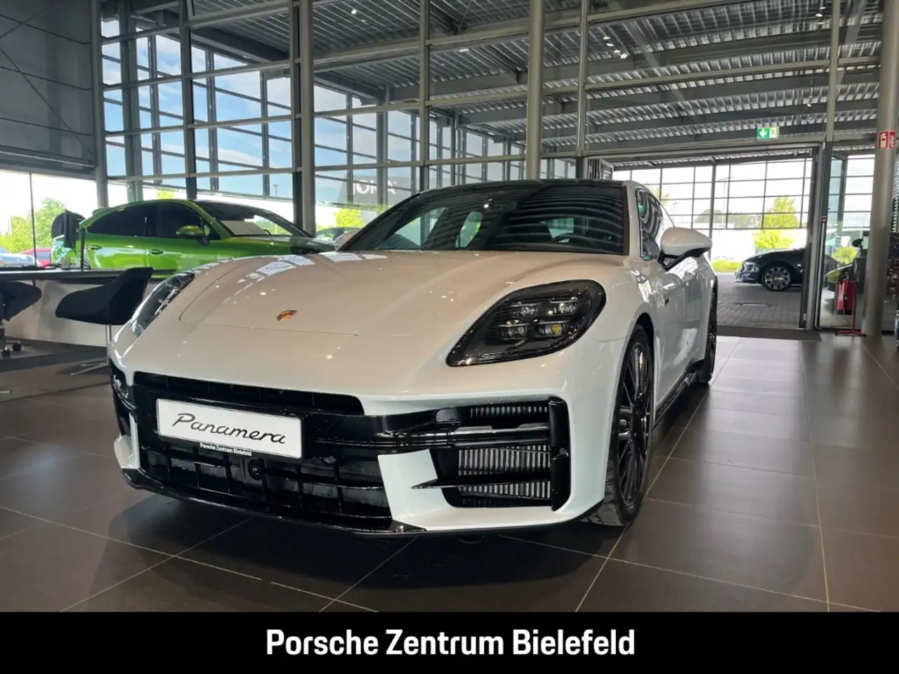 Porsche Panamera 4