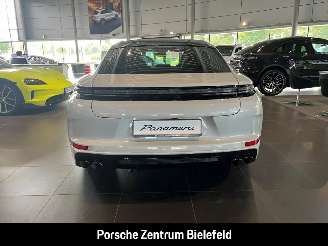 Porsche Panamera 4 7