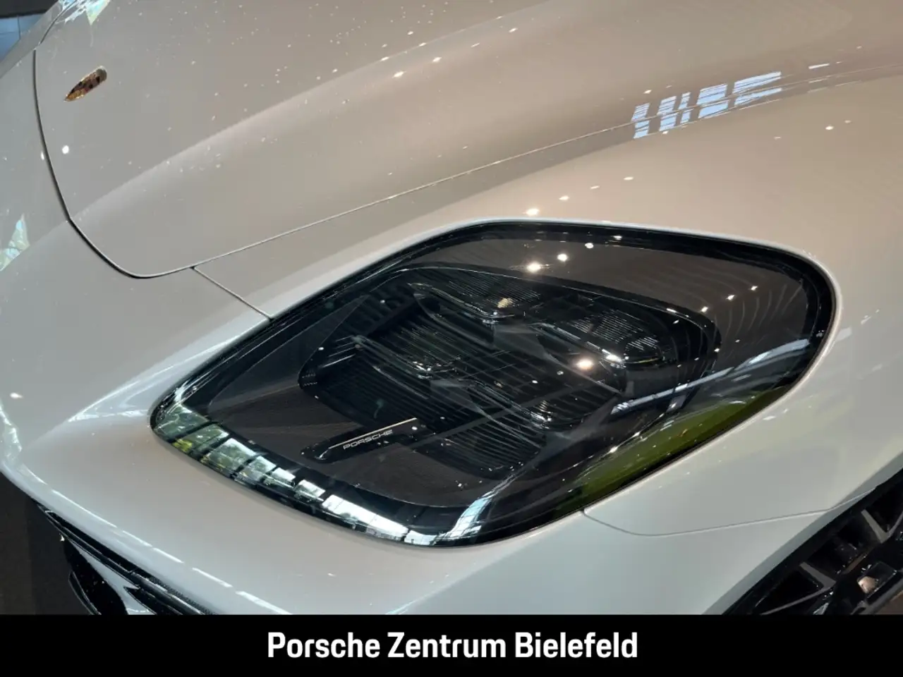Porsche Panamera 4 13