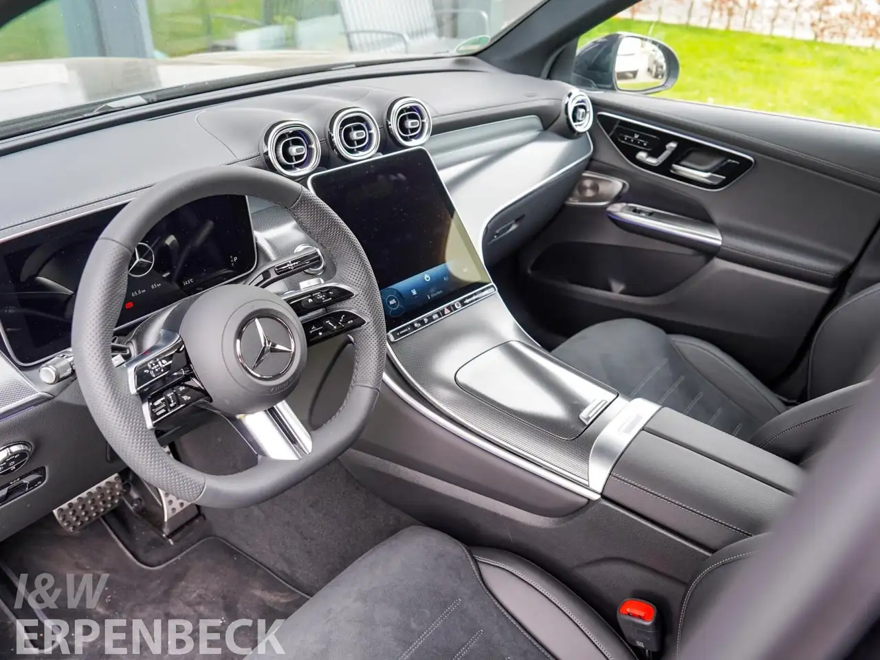Mercedes-Benz GLC 300 13