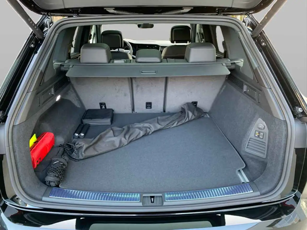 Volkswagen Touareg 8
