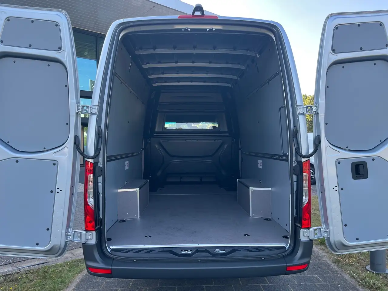 Mercedes-Benz Sprinter 317 8