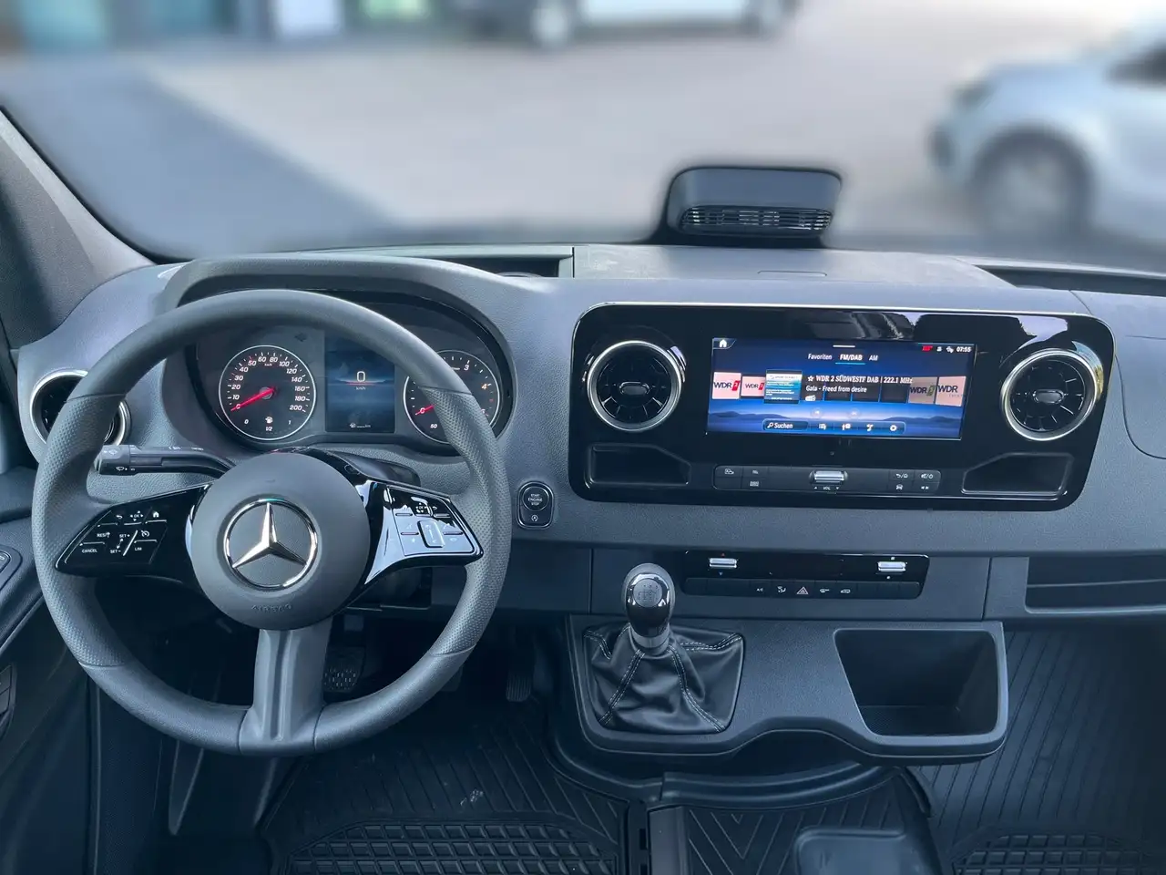 Mercedes-Benz Sprinter 317 10