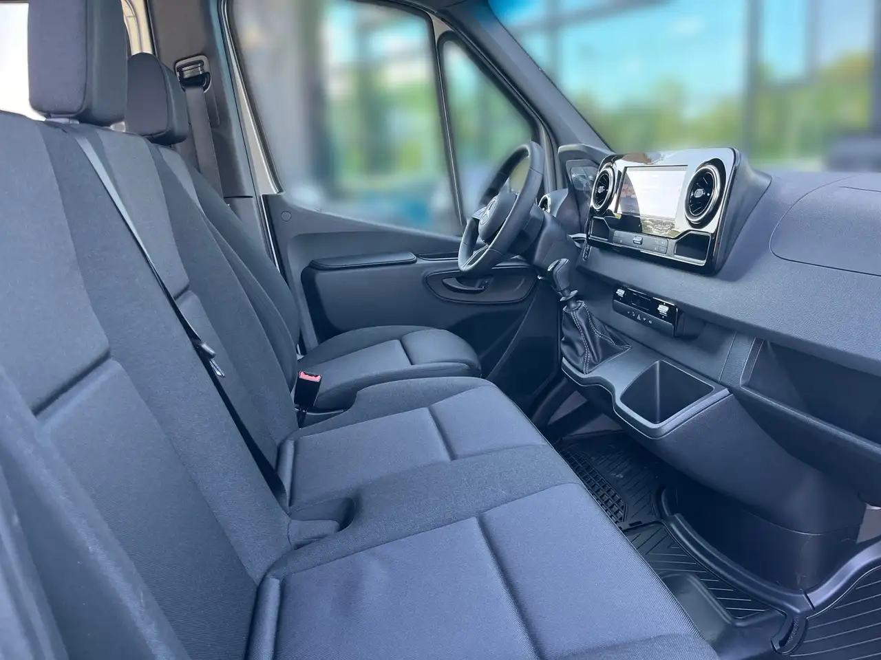 Mercedes-Benz Sprinter 317 11