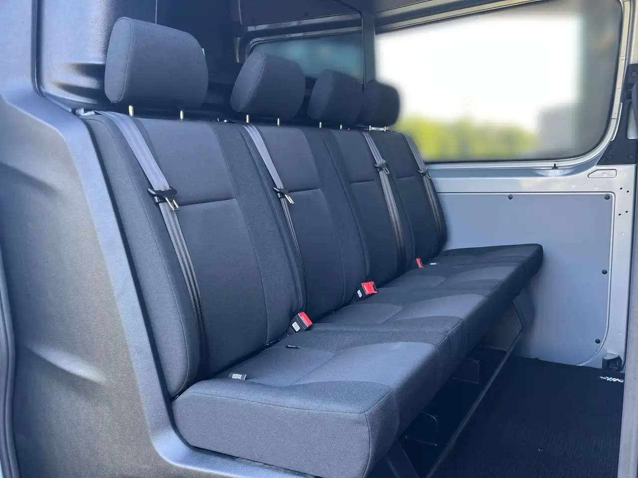 Mercedes-Benz Sprinter 317 12