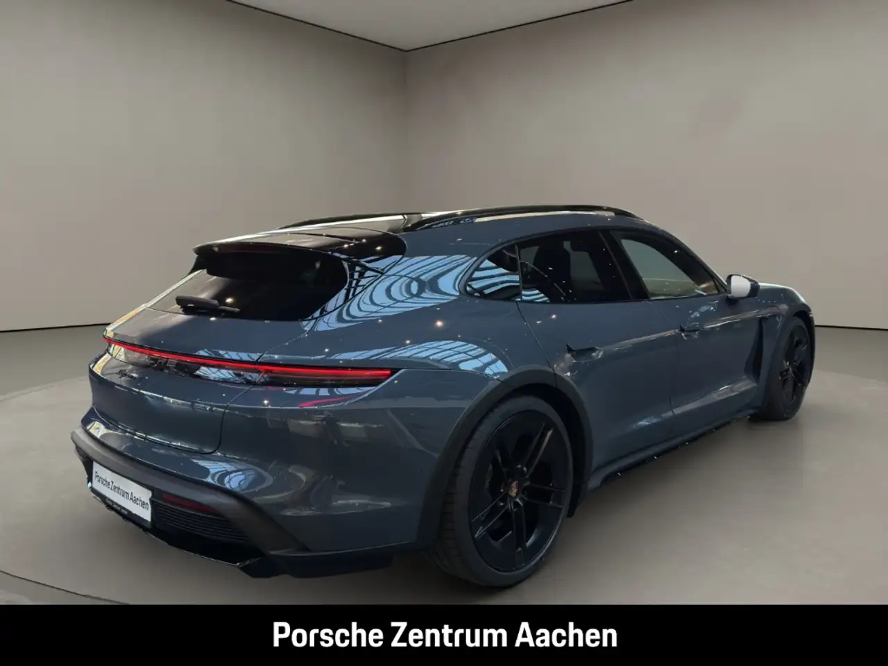 Porsche Taycan 4 6