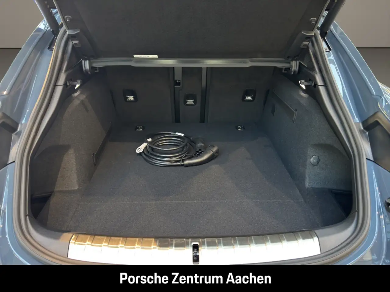 Porsche Taycan 4 9