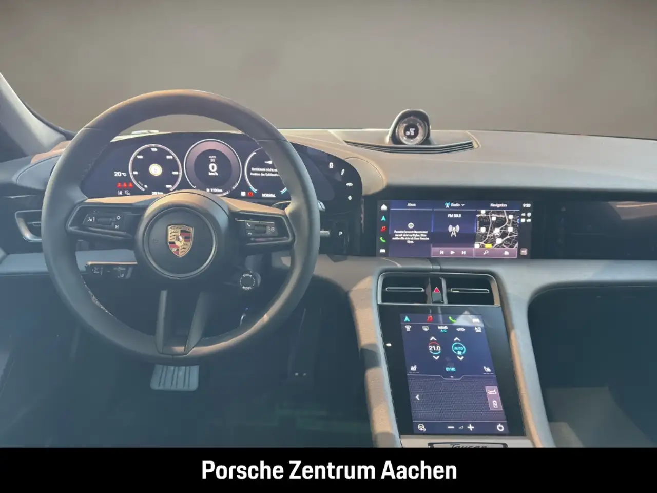 Porsche Taycan 4 11