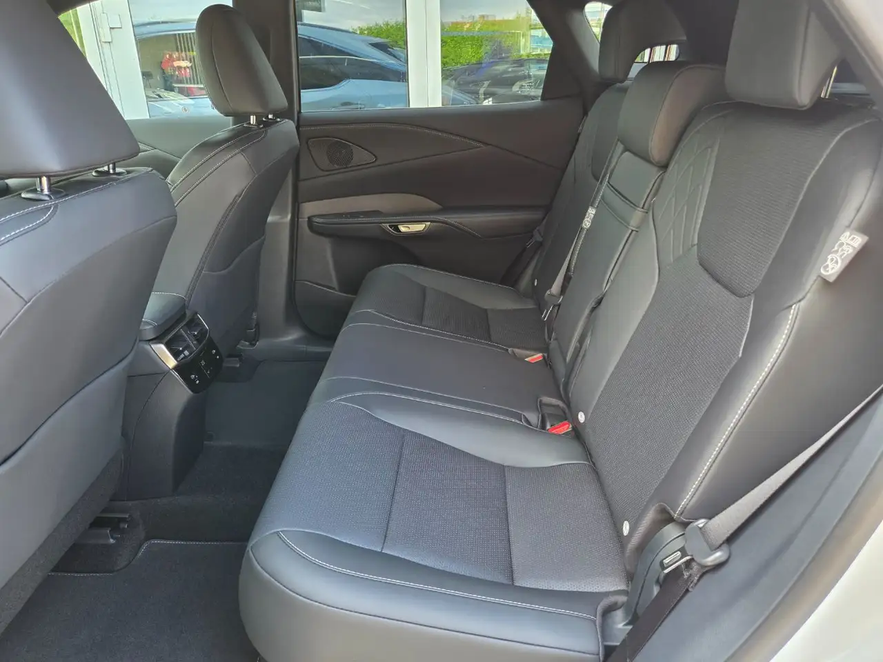 Lexus RX 350 11