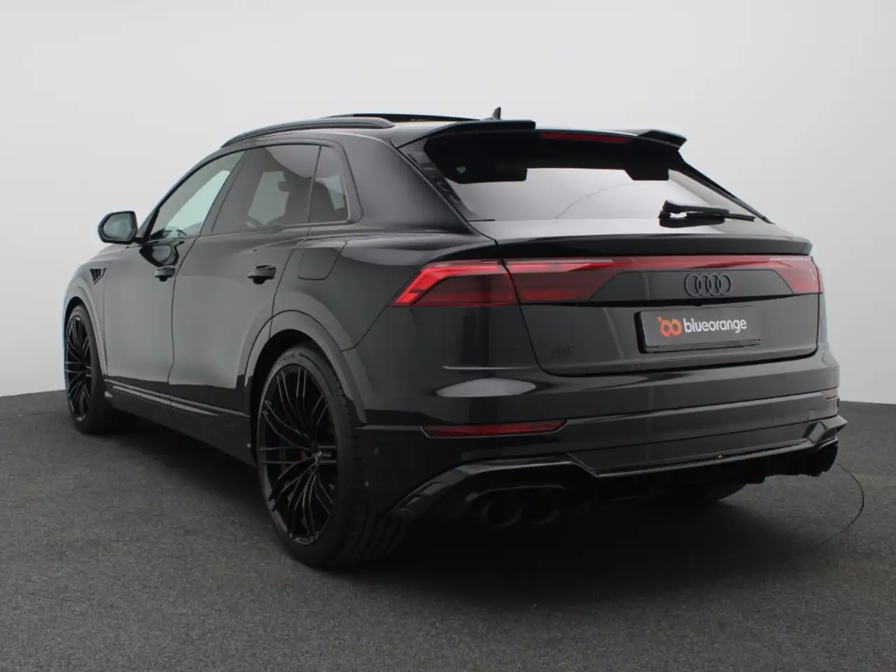 Audi Q8 4