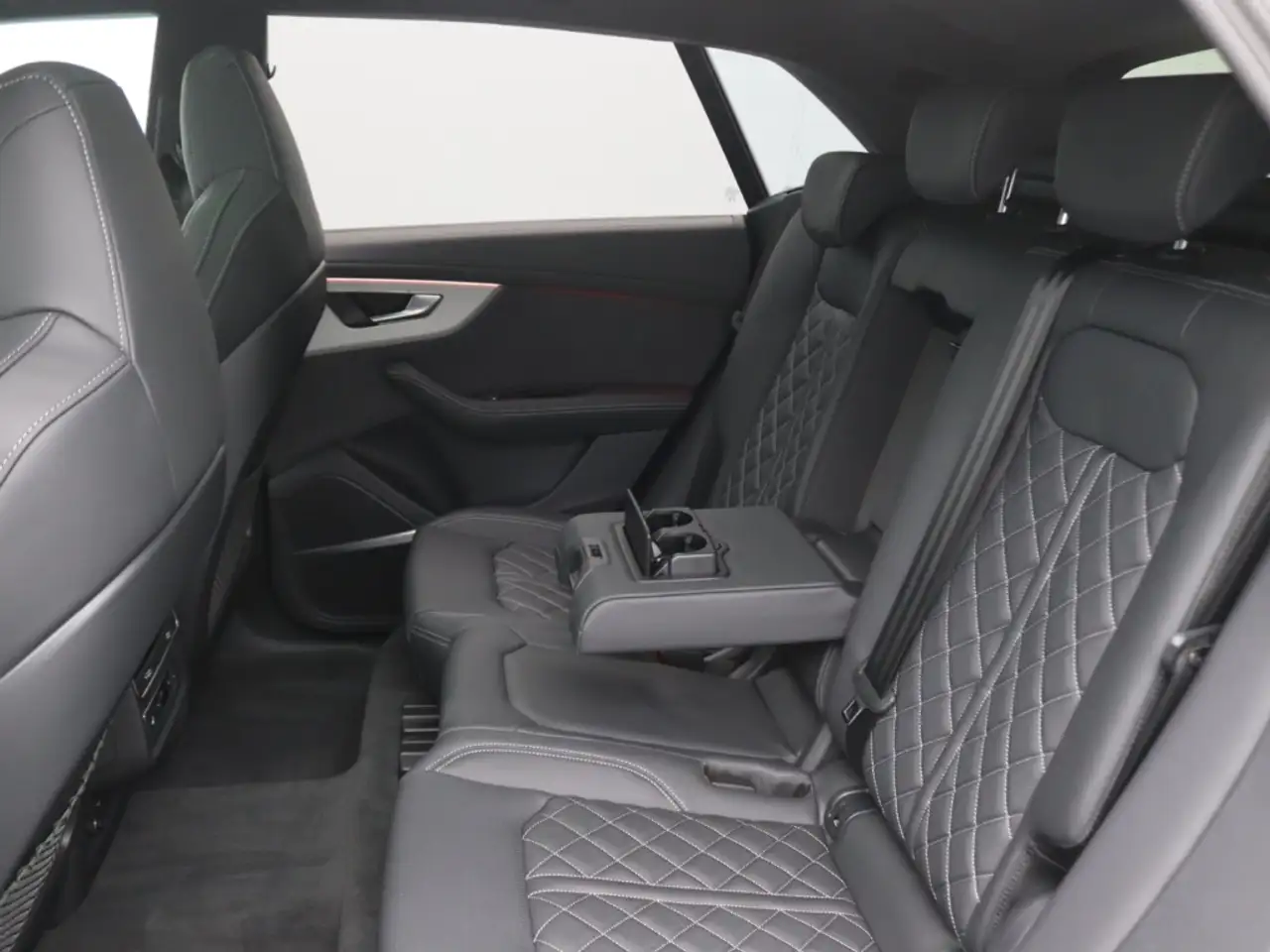 Audi Q8 11