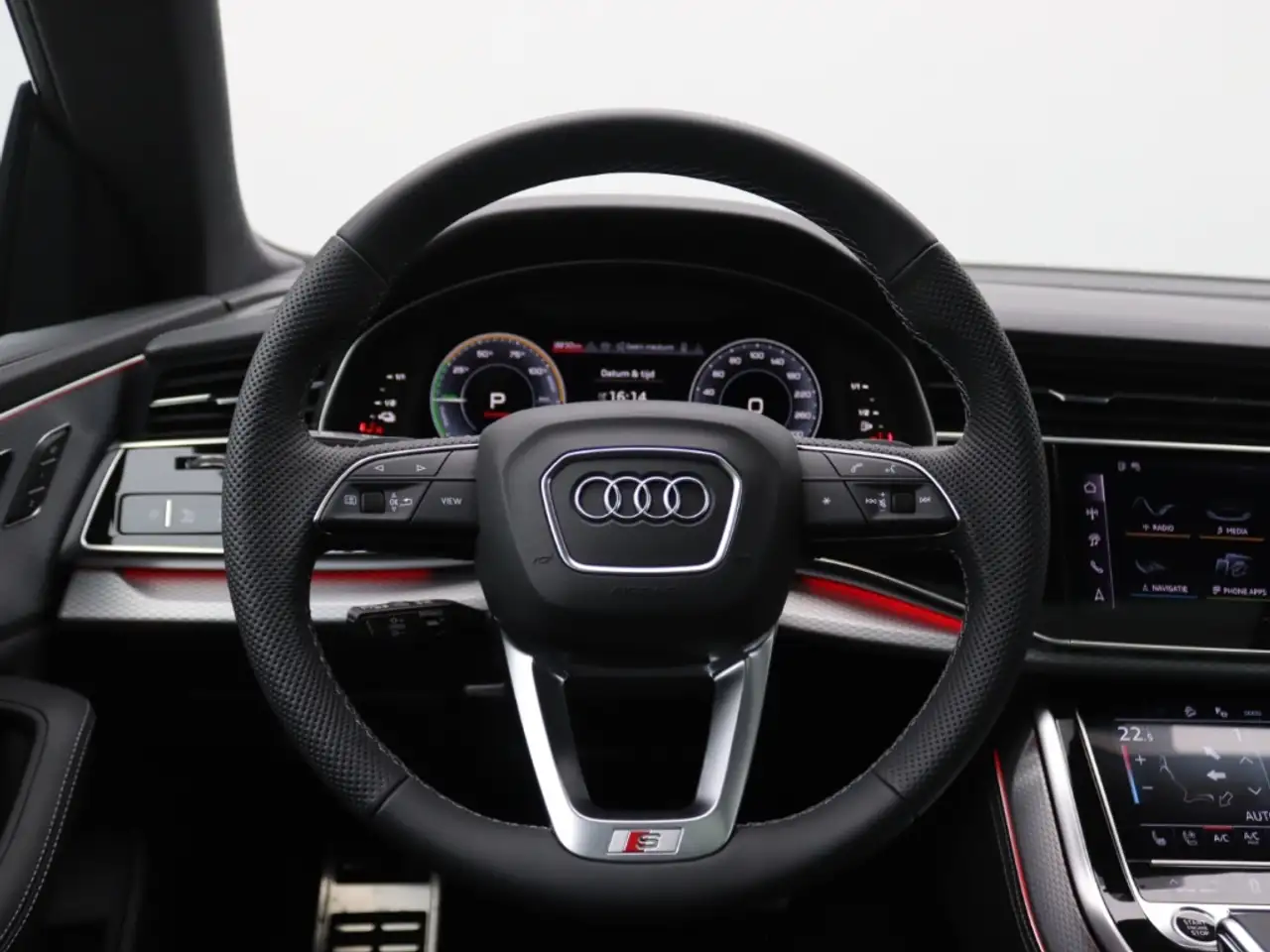 Audi Q8 15