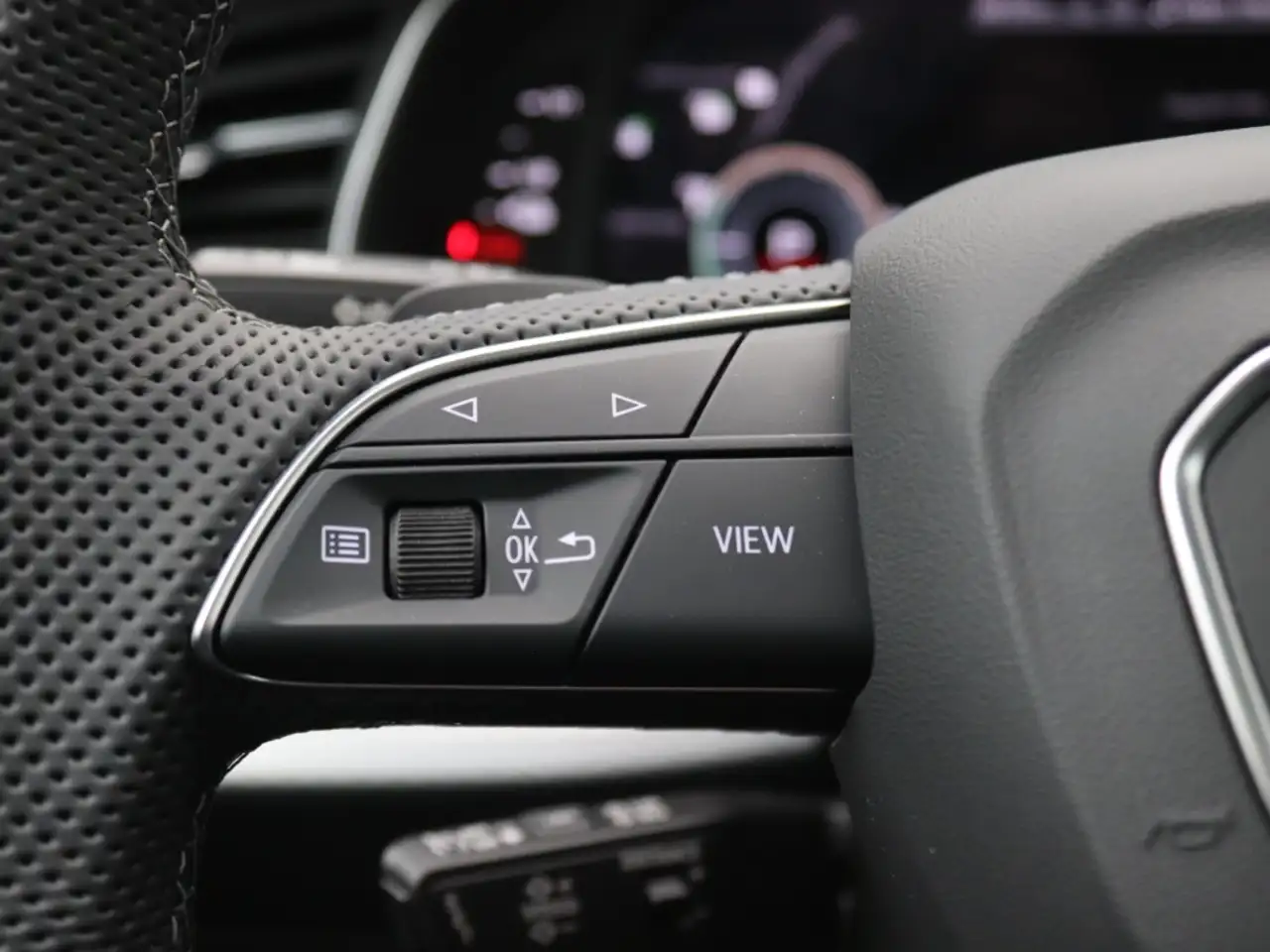 Audi Q8 16