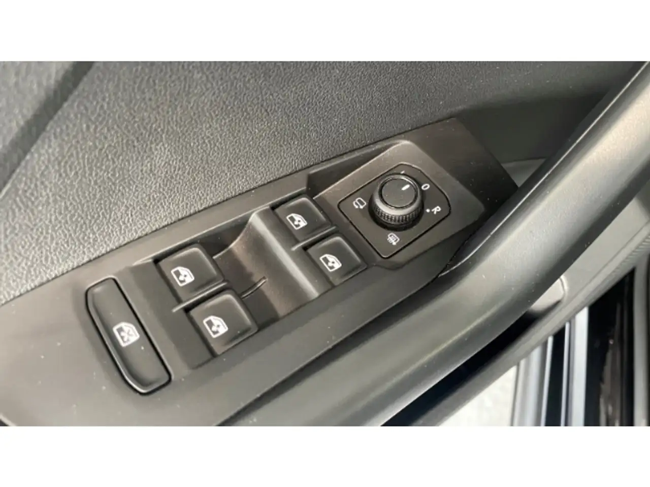 Volkswagen T-Cross 13