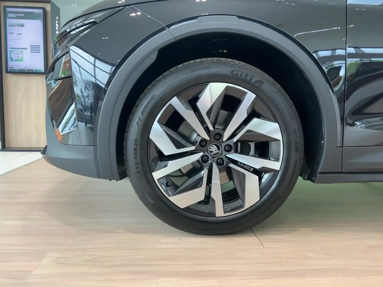 Skoda Elroq 60 12