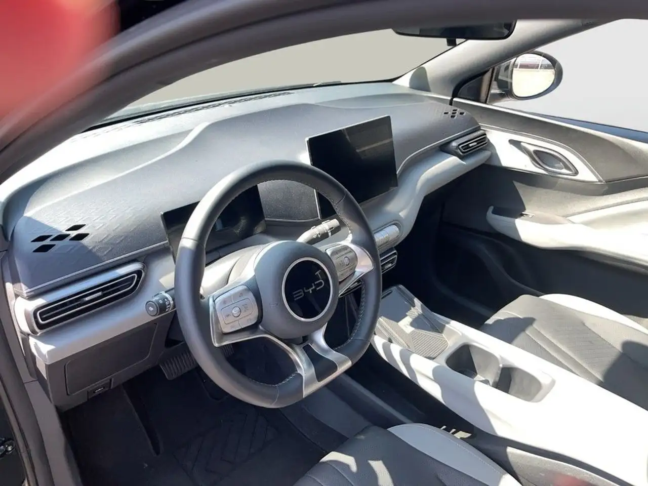 BYD Dolphin 11