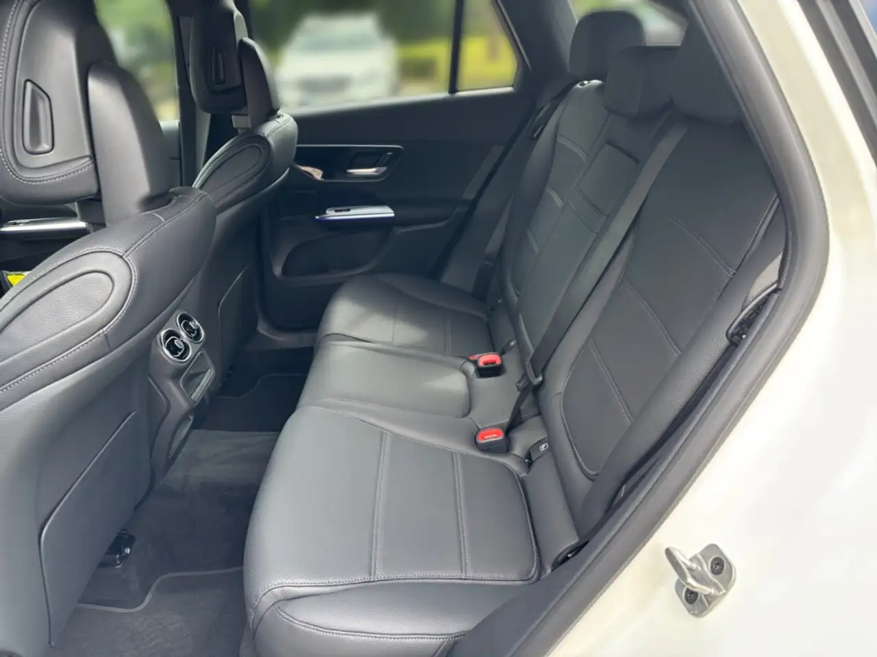 Mercedes-Benz GLC 220 13