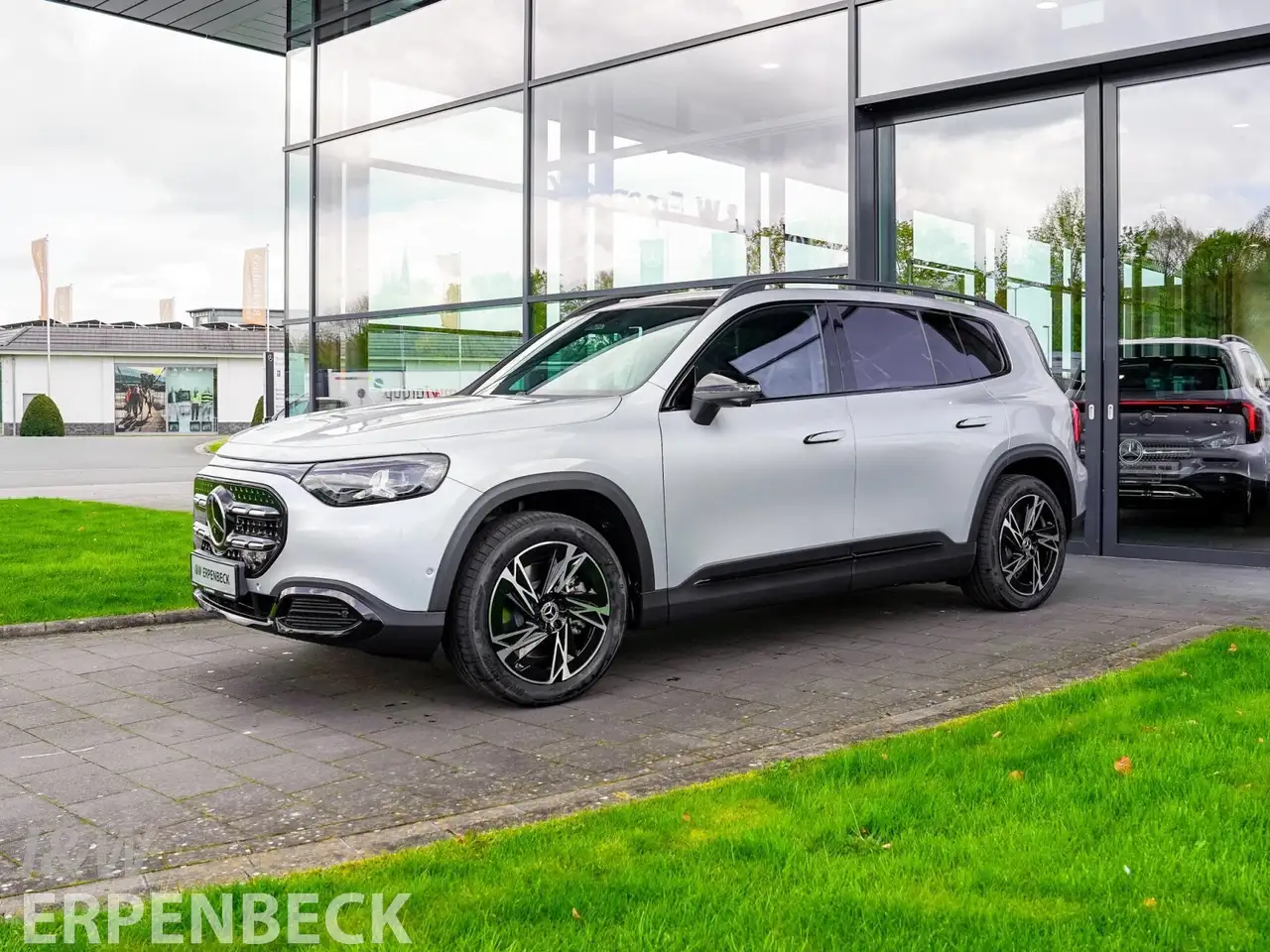 Mercedes-Benz GLB 250 2