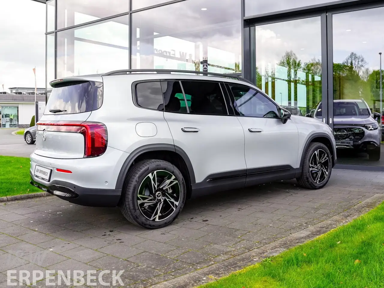 Mercedes-Benz GLB 250 5