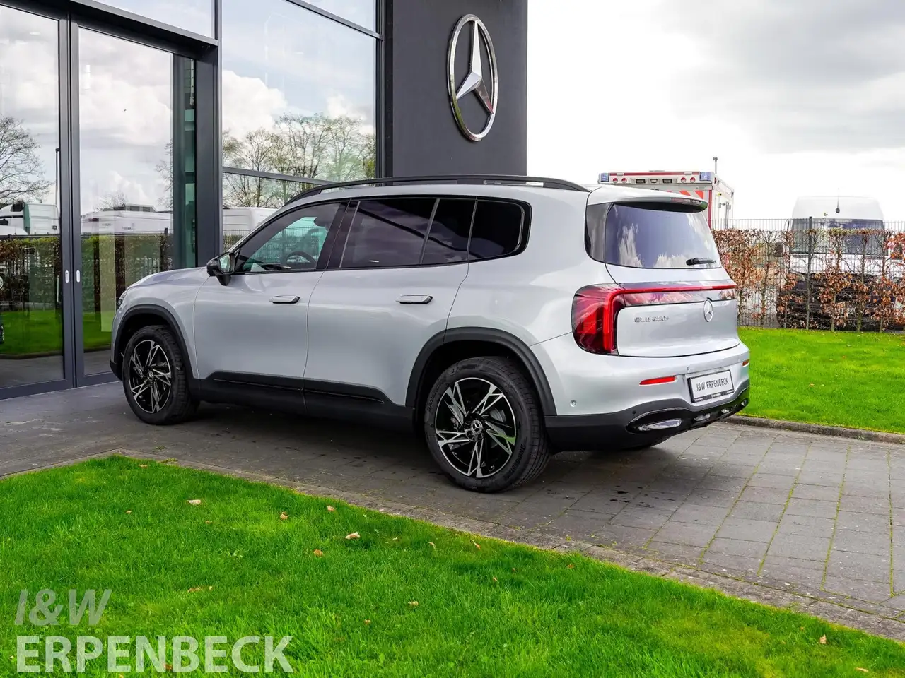 Mercedes-Benz GLB 250 6