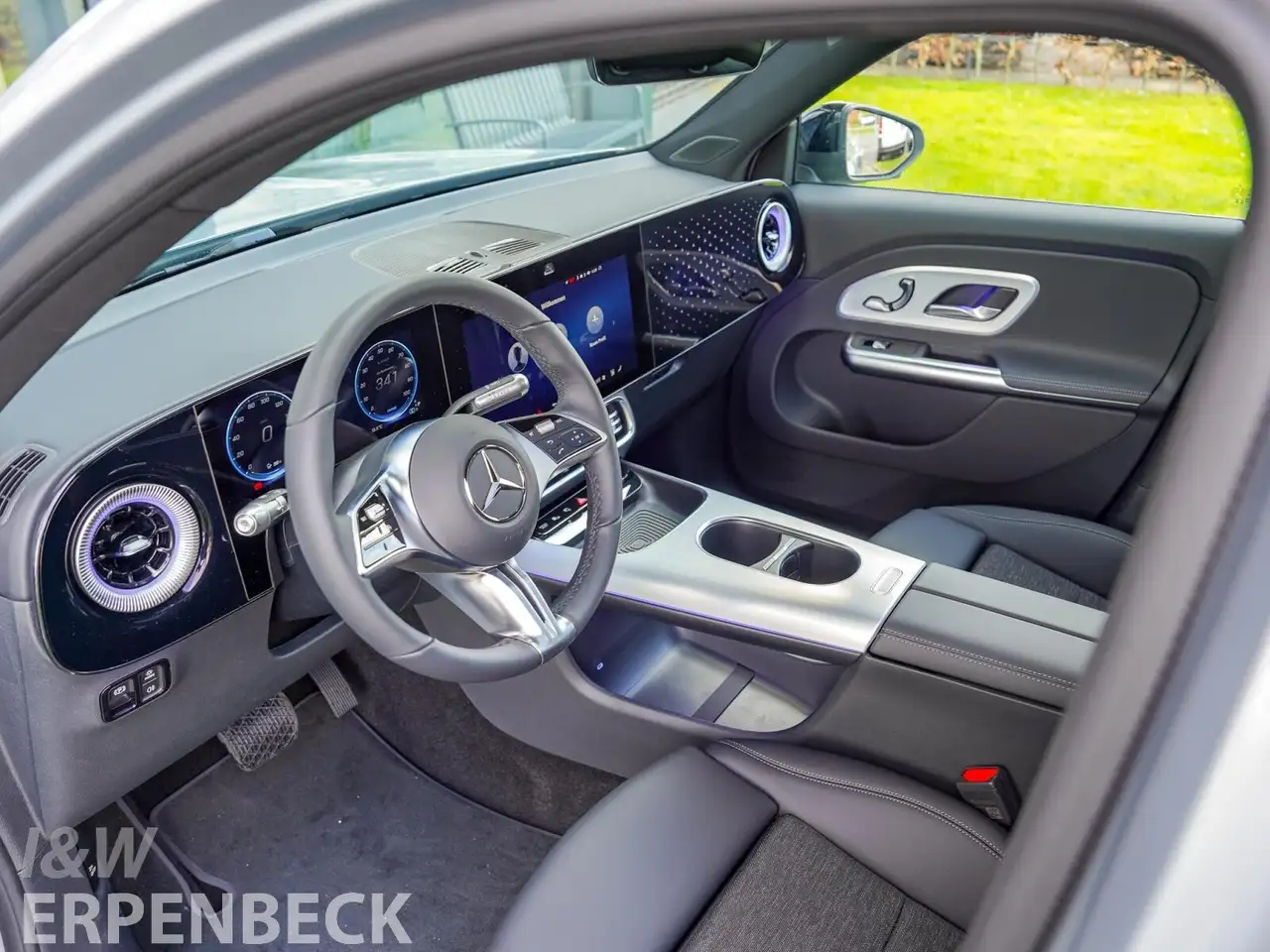Mercedes-Benz GLB 250 12