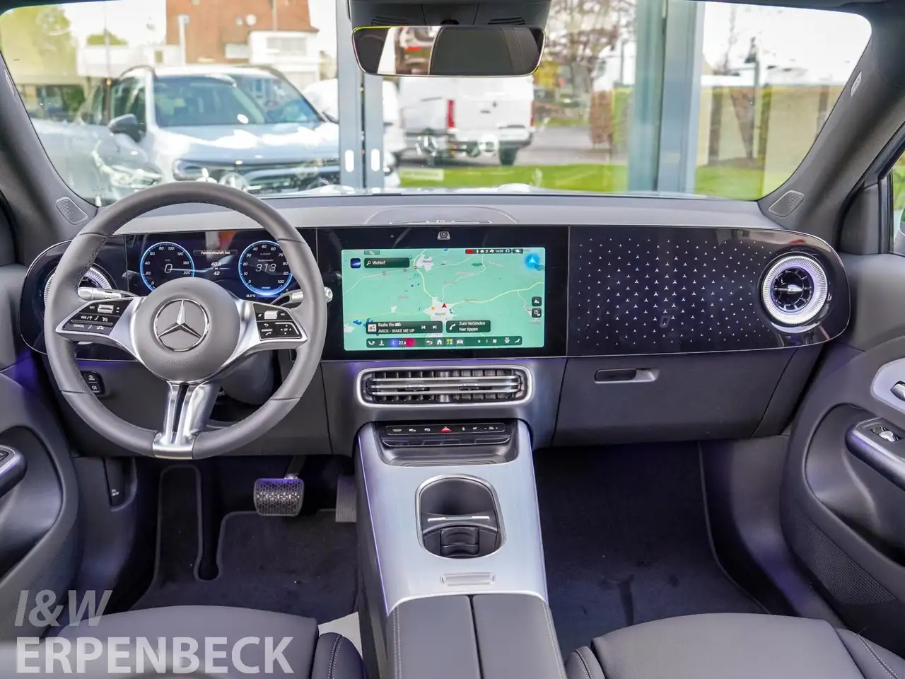 Mercedes-Benz GLB 250 13