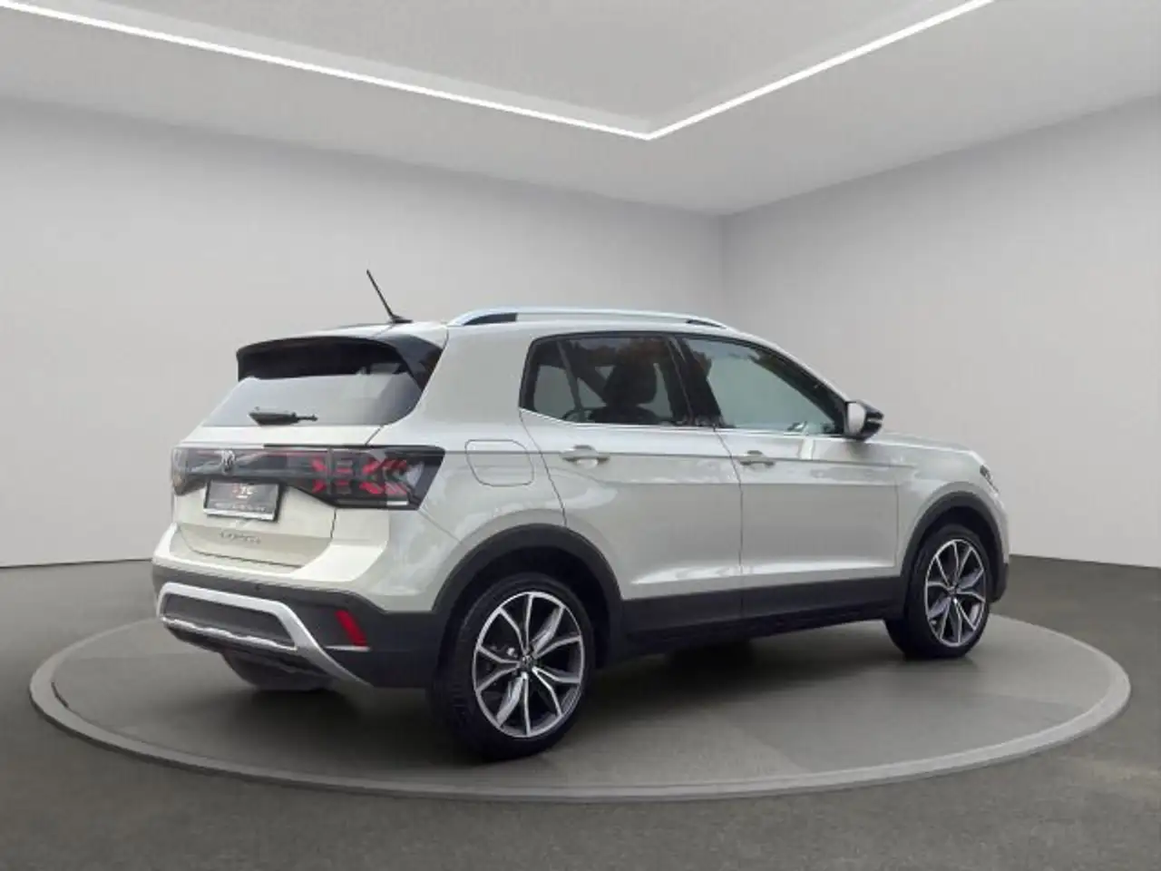 Volkswagen T-Cross 4