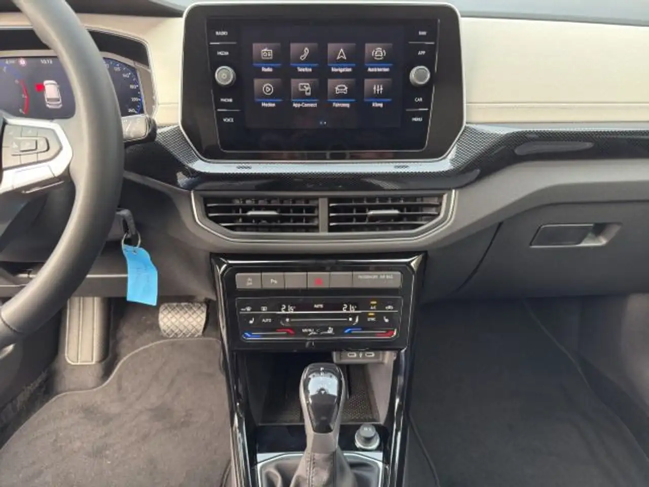 Volkswagen T-Cross 12