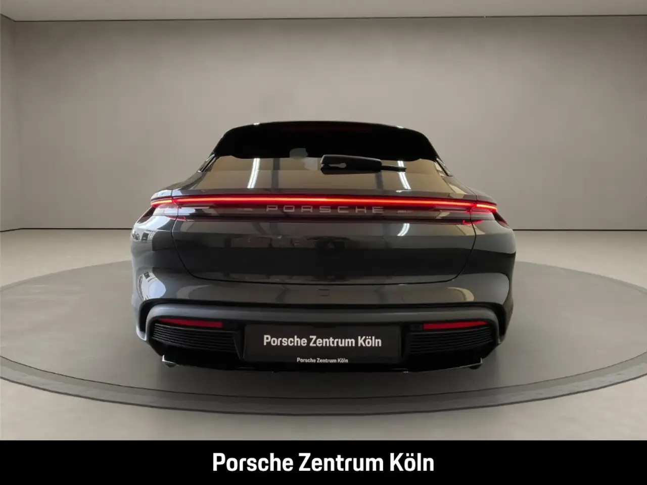 Porsche Taycan 4