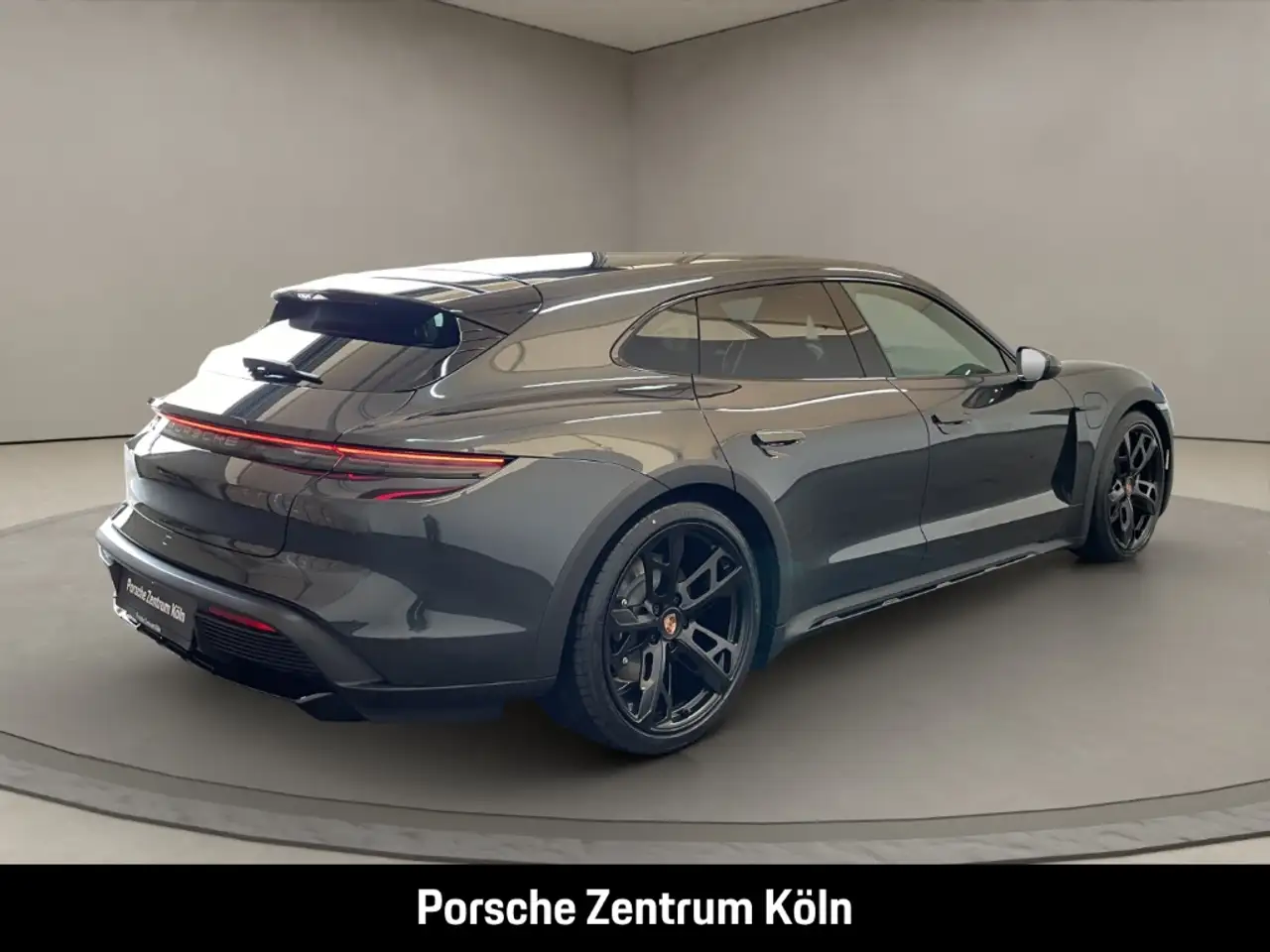Porsche Taycan 5