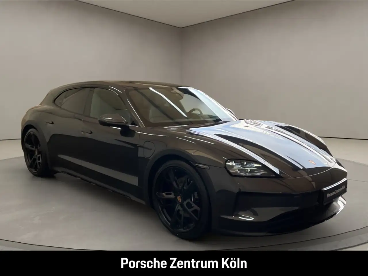 Porsche Taycan 7