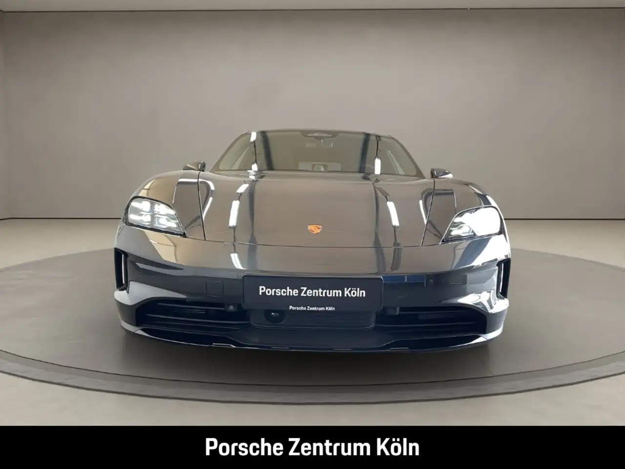 Porsche Taycan 8